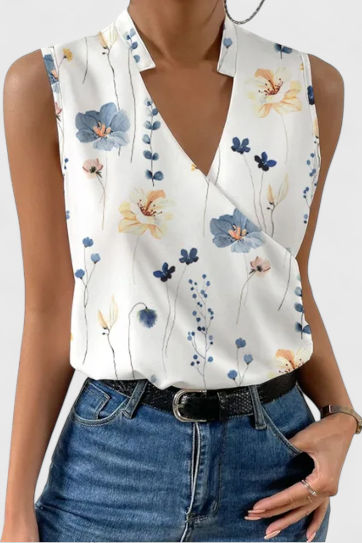 Yariela | Soft Summer Top with V-Neck